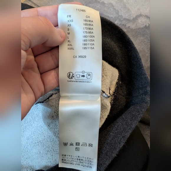 *SOLD* Louis Vuitton script logo hoodie - Picture 9 of 9